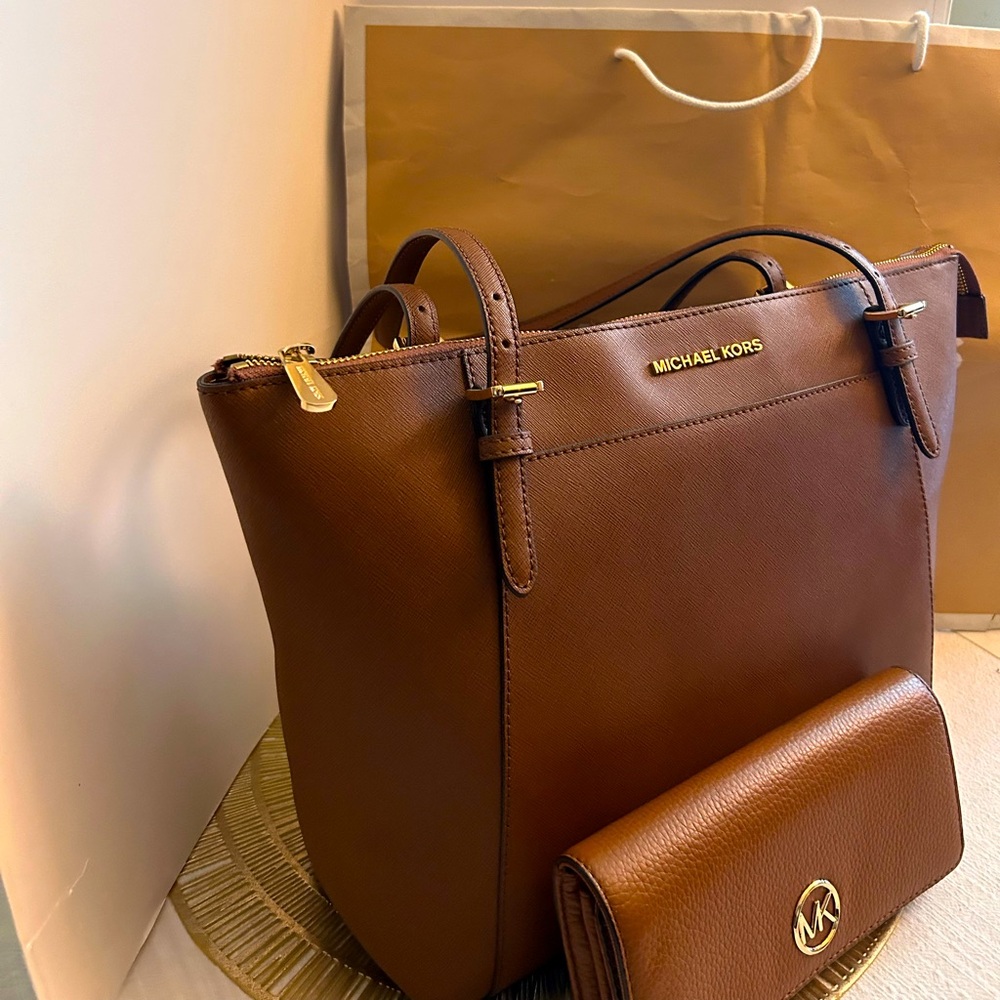 Michael Kors bag and wallet